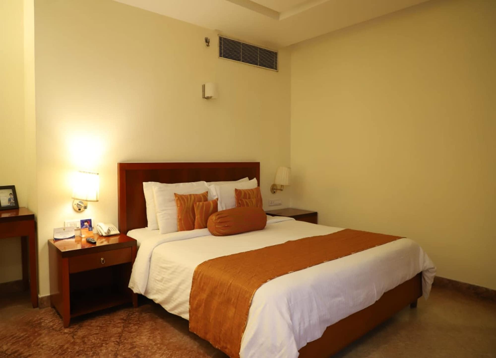 Royal Sarovar Portico Sziliguri Kültér fotó