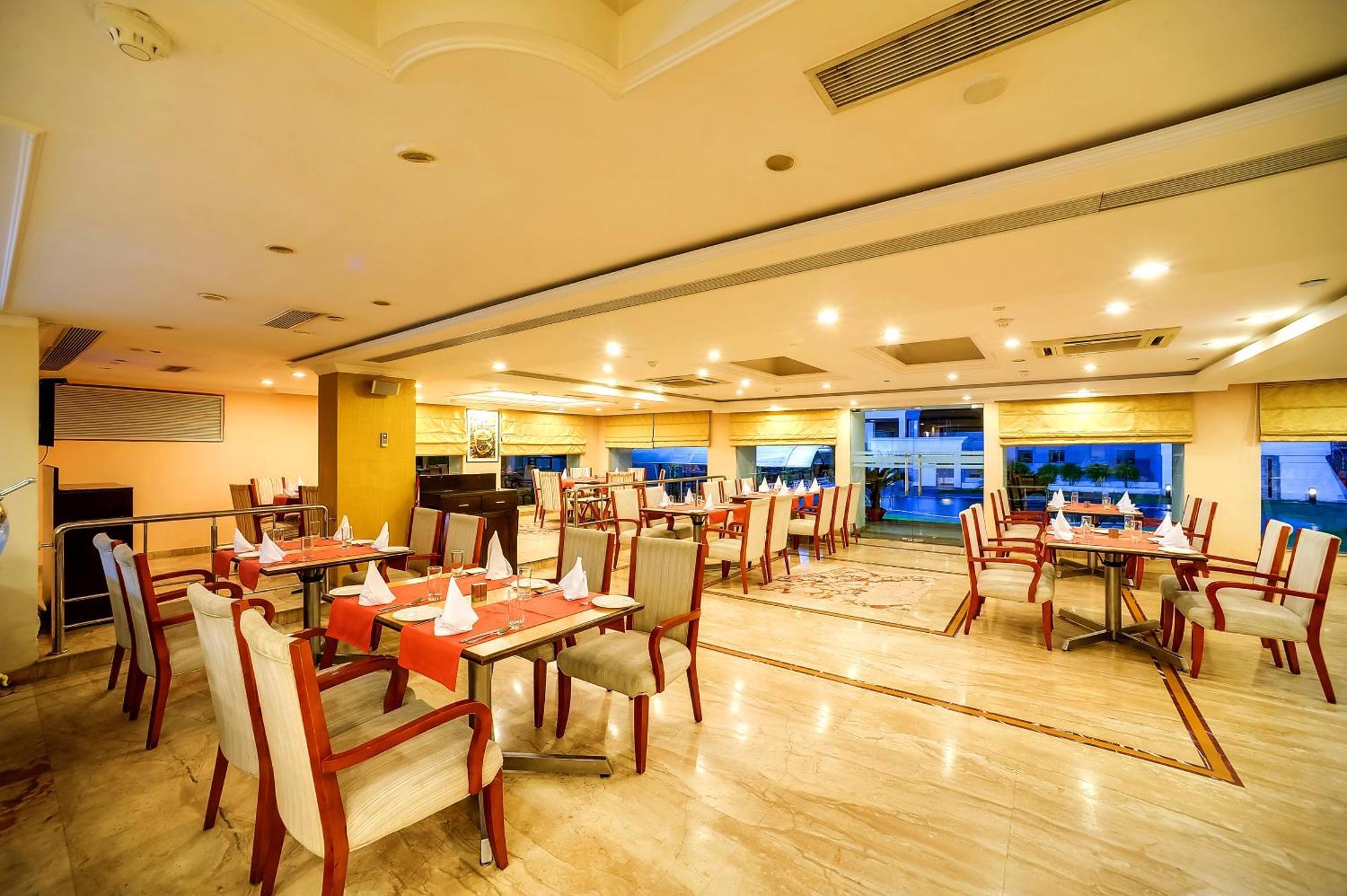 Royal Sarovar Portico Sziliguri Kültér fotó