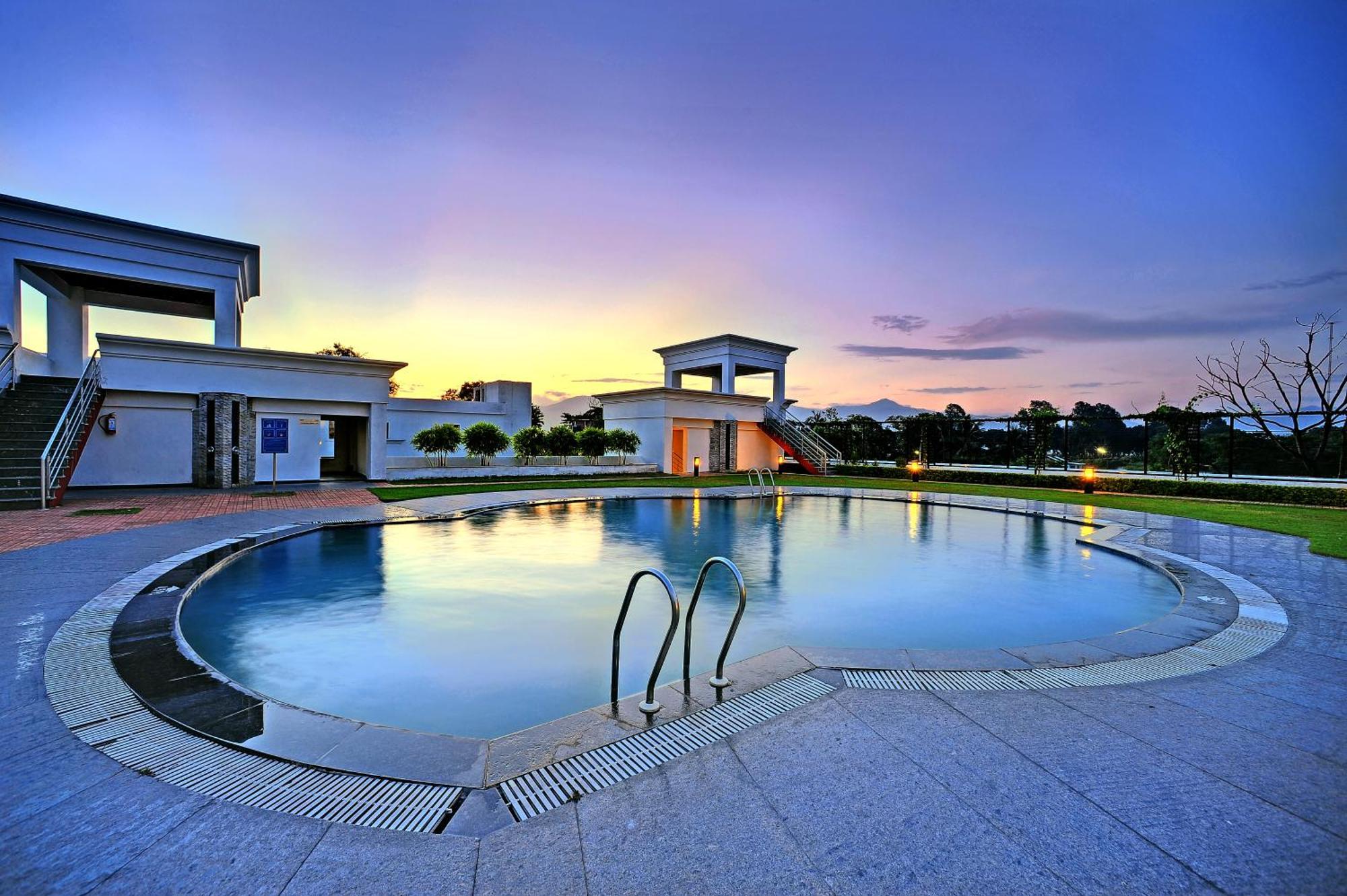 Royal Sarovar Portico Sziliguri Kültér fotó