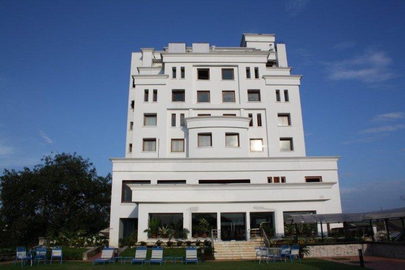 Royal Sarovar Portico Sziliguri Kültér fotó