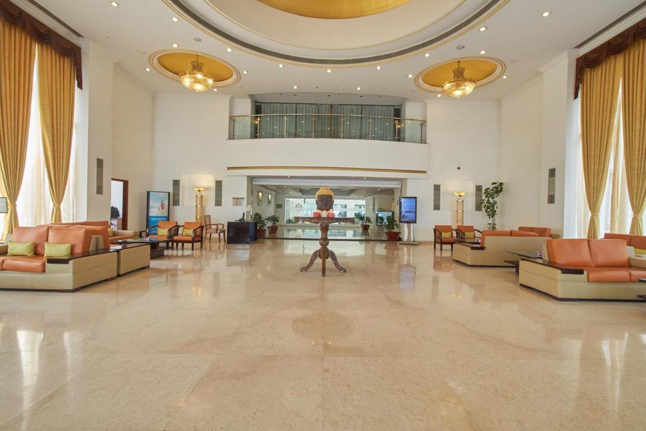 Royal Sarovar Portico Sziliguri Kültér fotó