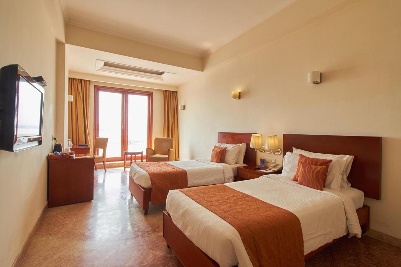 Royal Sarovar Portico Sziliguri Kültér fotó