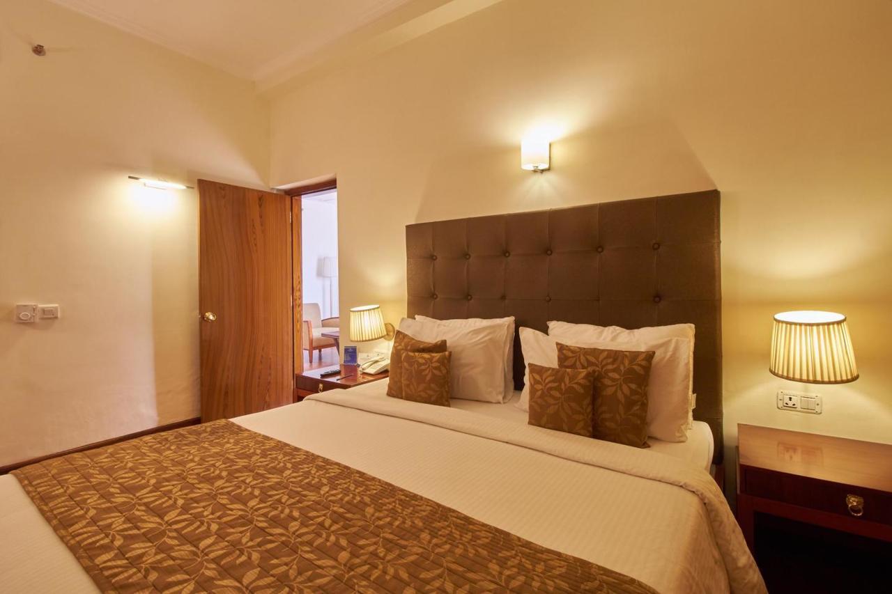 Royal Sarovar Portico Sziliguri Kültér fotó