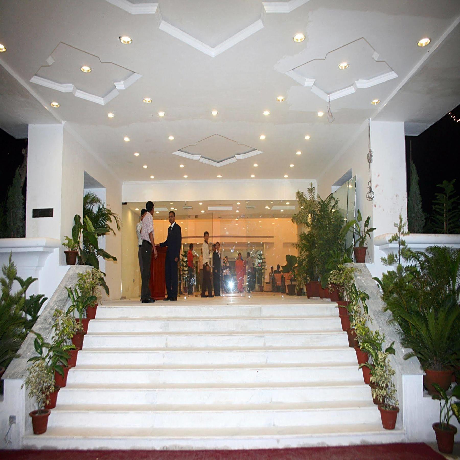 Royal Sarovar Portico Sziliguri Kültér fotó