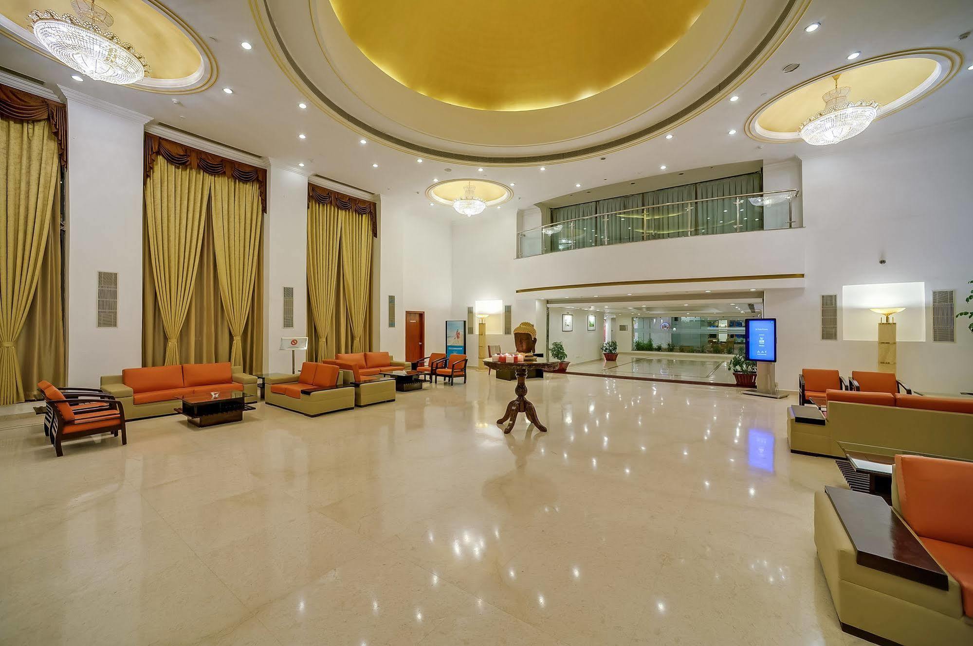 Royal Sarovar Portico Sziliguri Kültér fotó