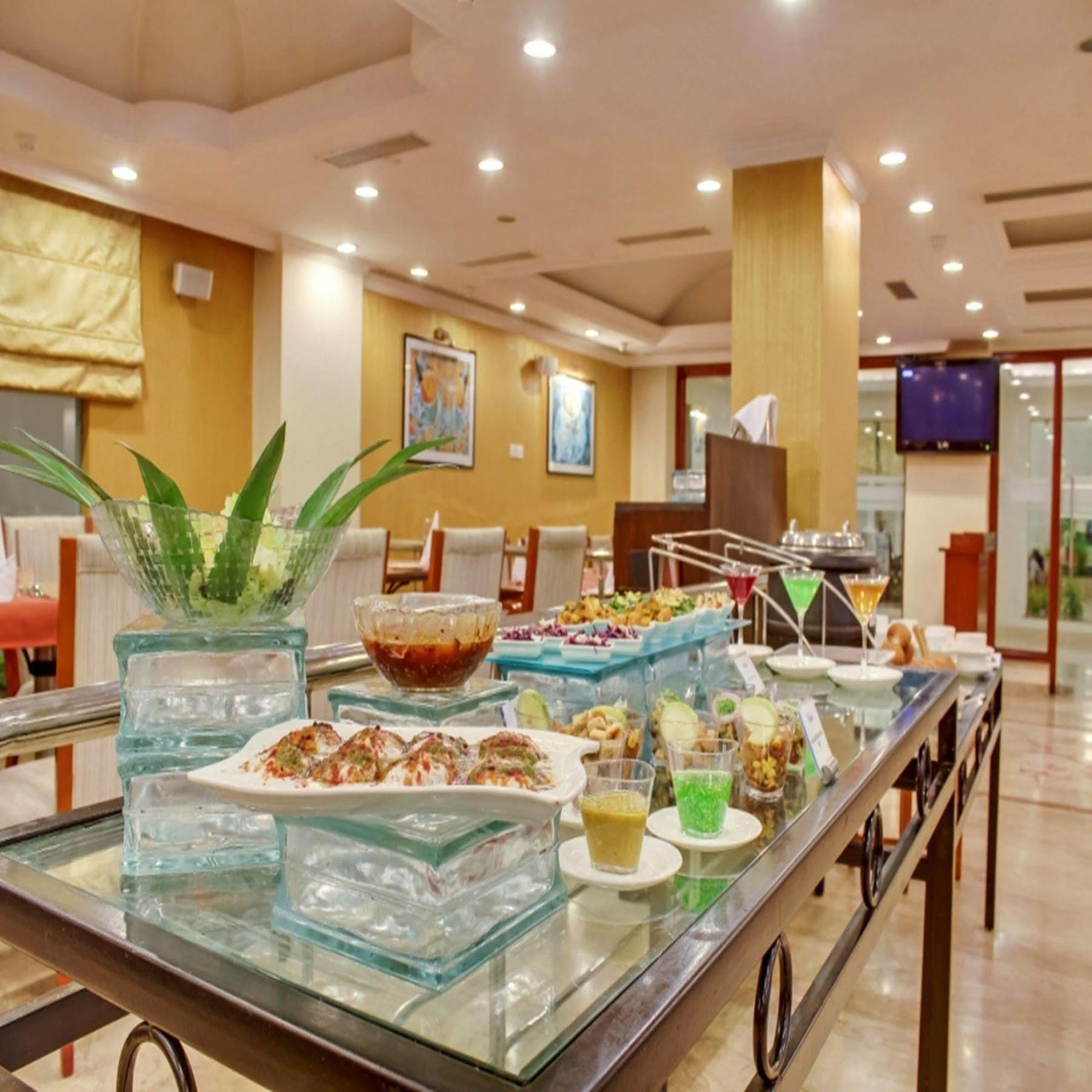 Royal Sarovar Portico Sziliguri Kültér fotó