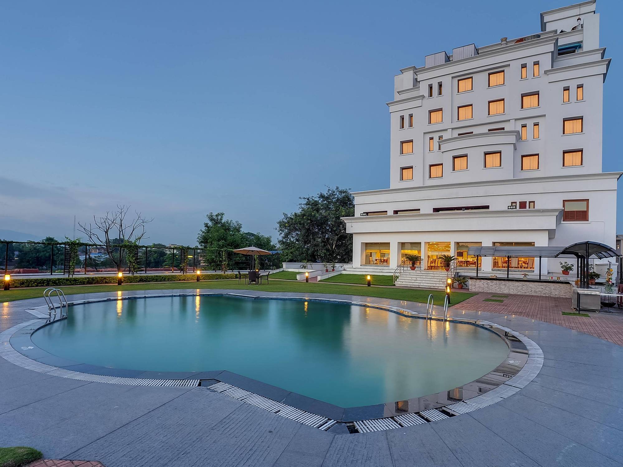 Royal Sarovar Portico Sziliguri Kültér fotó